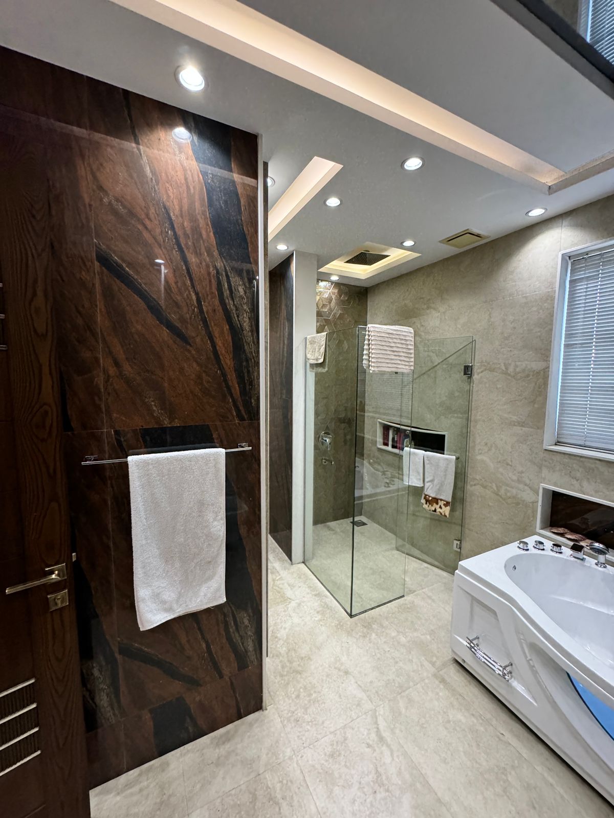 Pre-owned 1 Kanal House in Phase 6