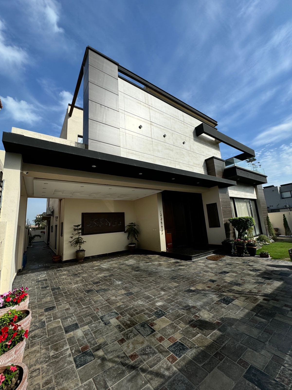 Pre-owned 1 Kanal House in Phase 6