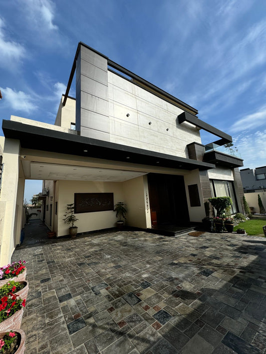 Pre-owned 1 Kanal House in Phase 6
