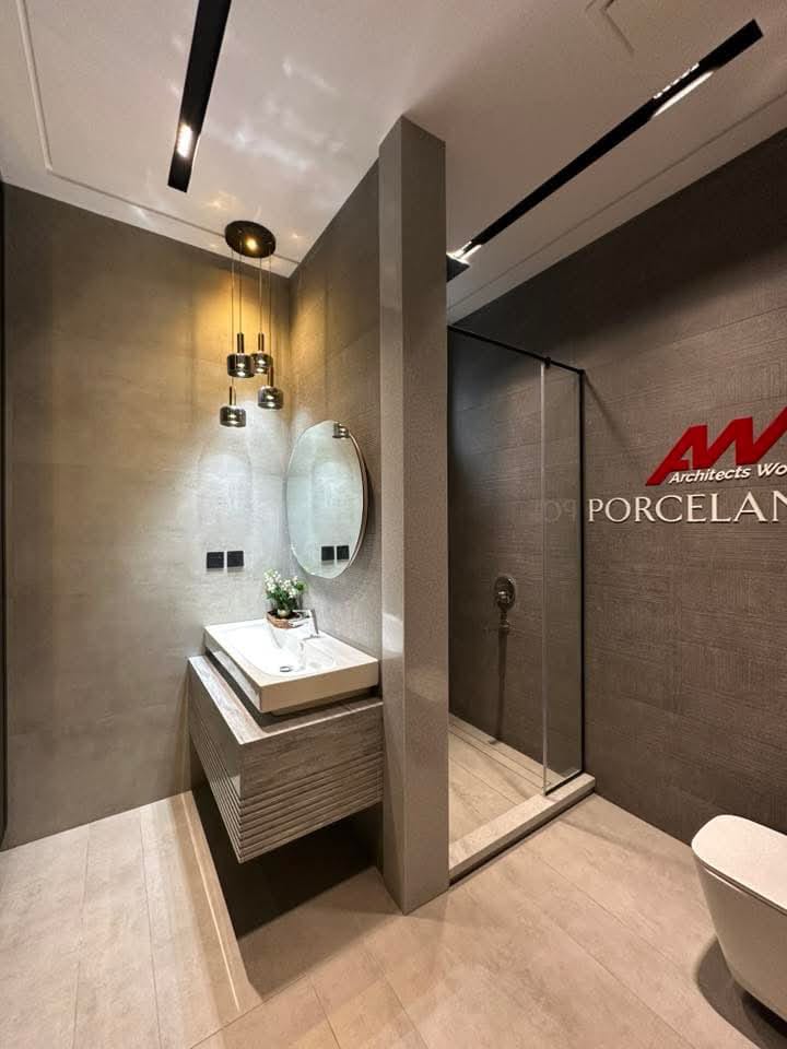 Brand New 2 Kanal Modern House in Phase 6