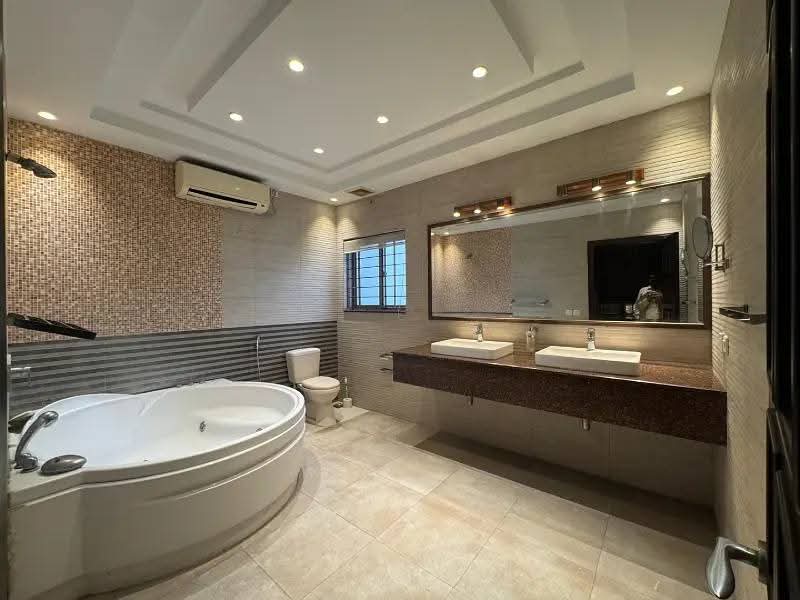 Pre-owned 3 Kanal House In  DHA Phase 6