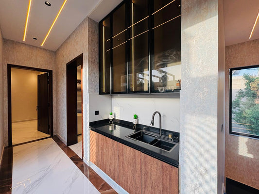 Pre-owned 10 Marla House in DHA Phase 5